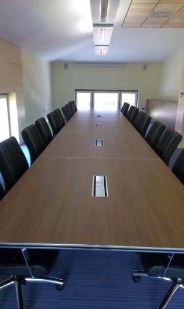 Konferenčna miza
